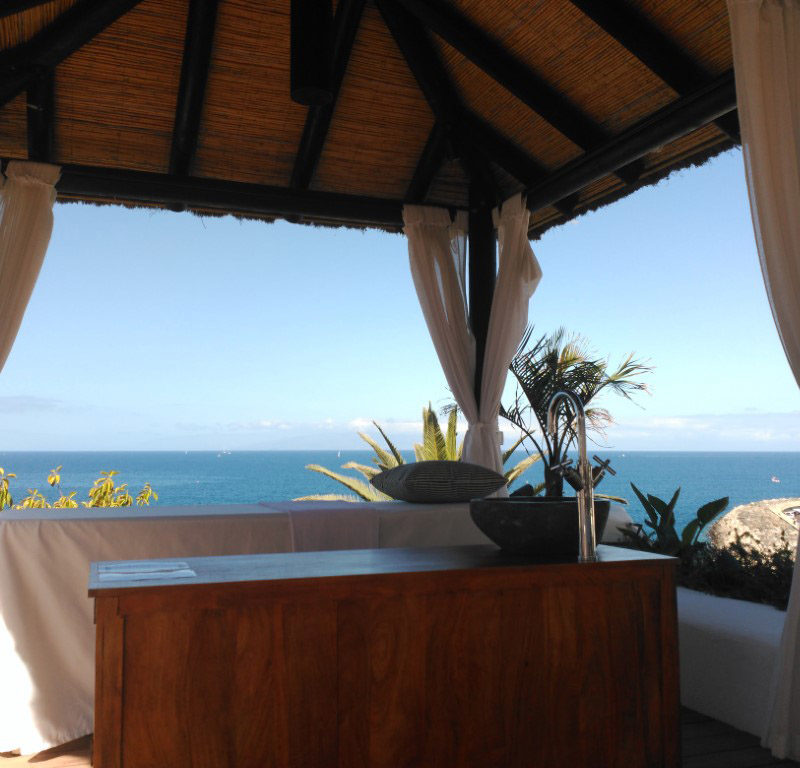 Savia hotel Jardín Tropical zona wellness masaje mar